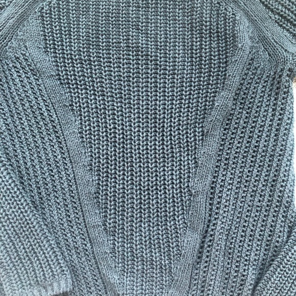 H&M Sweater - Picture 2 of 3